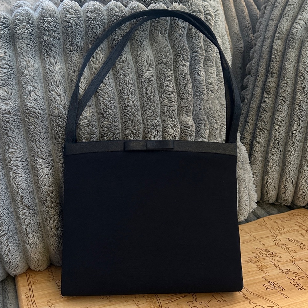 Kenneth Cole New York Evening Bag 🖤 Soft Like Velvet! 🤵‍♀️ Excellent Condition!